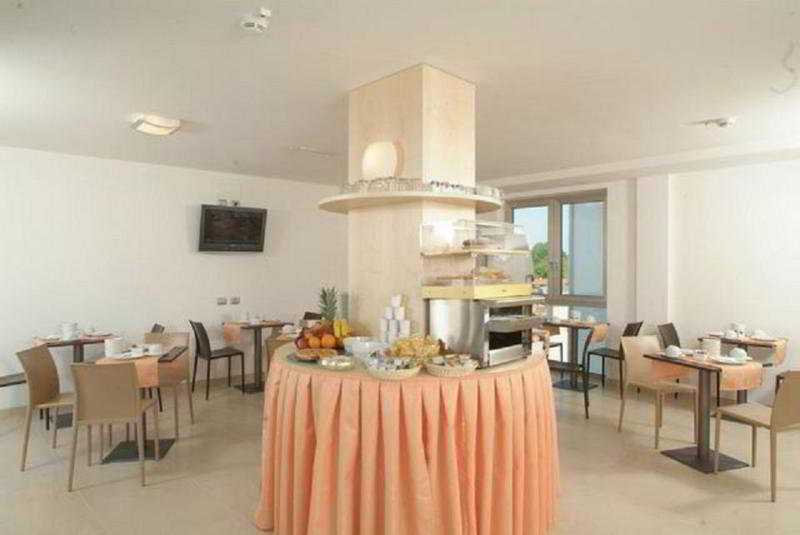 Hotel Pasha Lignano Sabbiadoro Exterior foto